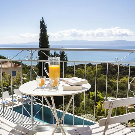 Kaminia Beach Villa Ratzaklíon